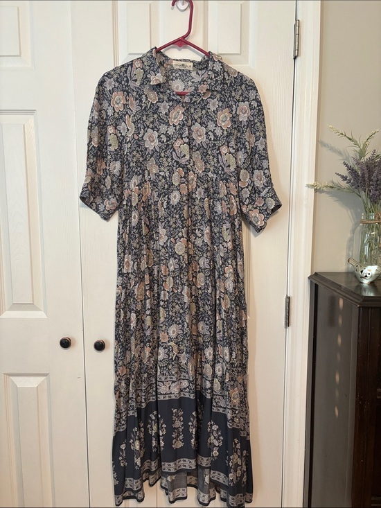 NATURAL LIFE Dresses & Skirts - NATURAL LIFE Navy Floral Midi Dress with Cream and Blush Accents